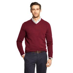 Men’s IZOD Premium Essentials V-neck sweater.